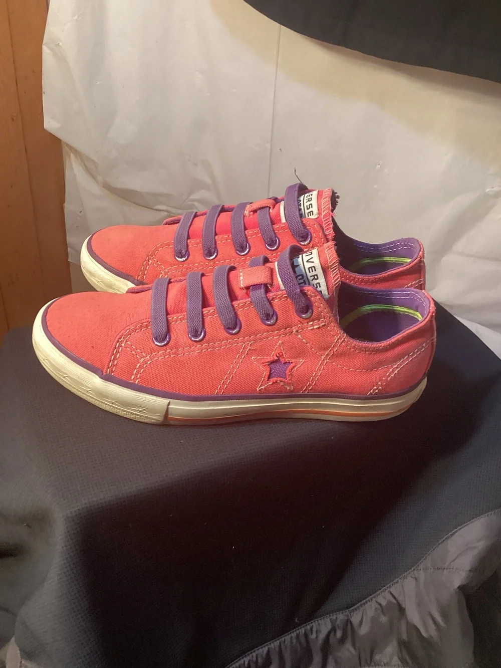 Converse Sneakers Size 2 Juniors One Star Hot Pink Purple Star Shoes